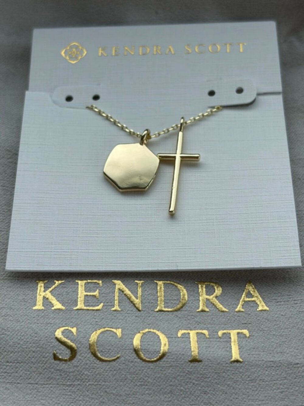 Kendra Scot Gold Pendant Necklace